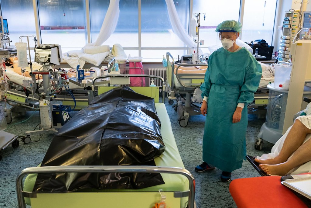 COVID intensive care unit - story for DER SPIEGEL